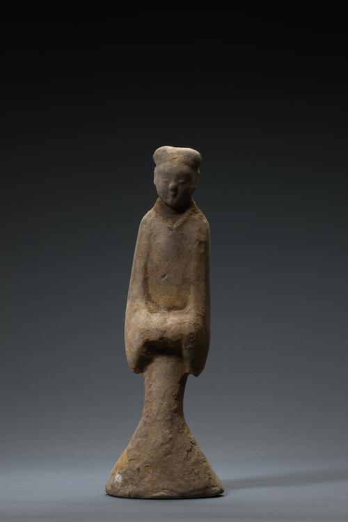 陶画彩拱手女立俑