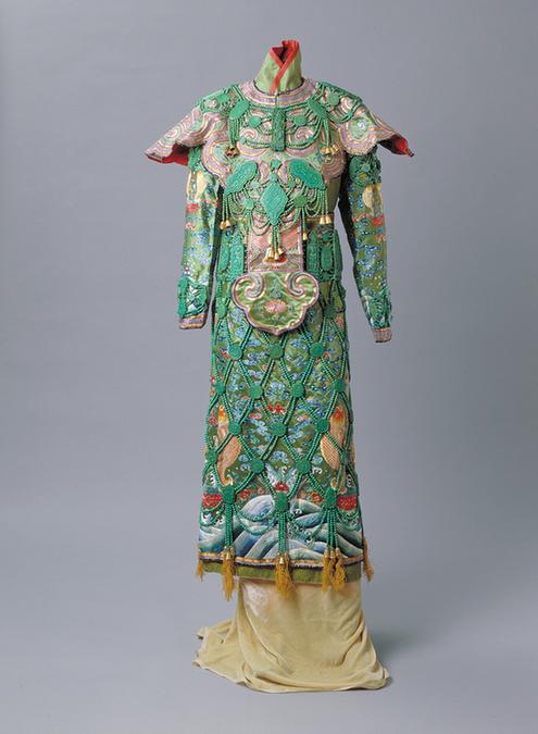 绿色缎绣缀砗磲珠璎珞衣