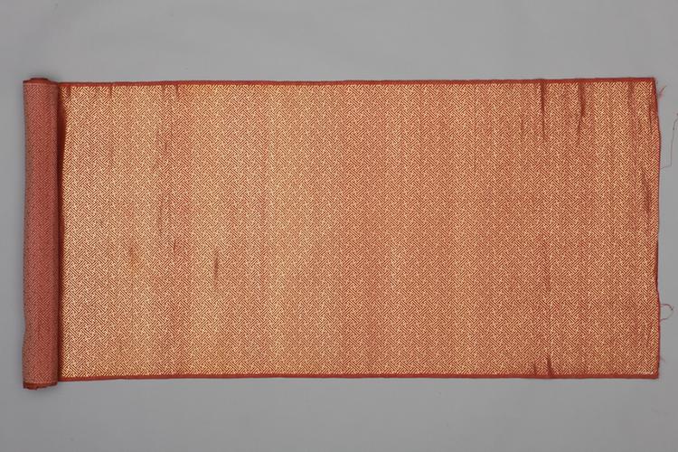 红色地斜万字纹织金绸