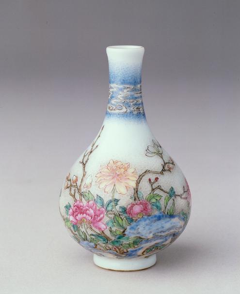 乾隆款珐琅彩花卉纹瓶