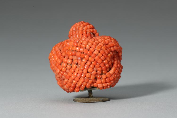 珊瑚珠盘花帽顶