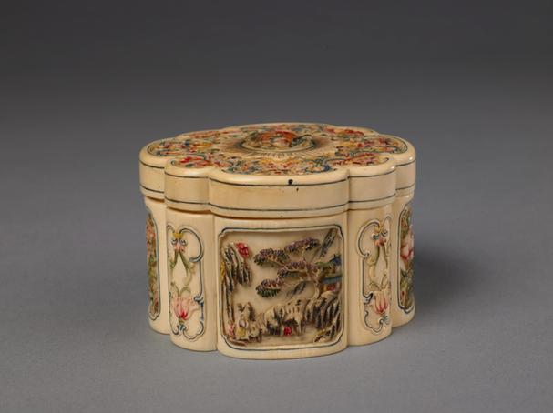 象牙染雕山水人物花果纹葵花式盒