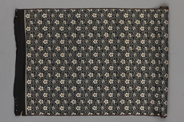 元青色地冰梅纹锦