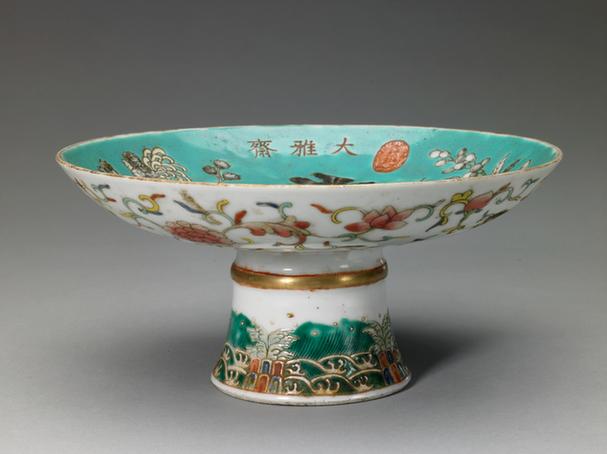 大雅斋款绿地墨彩花鸟图高足盘