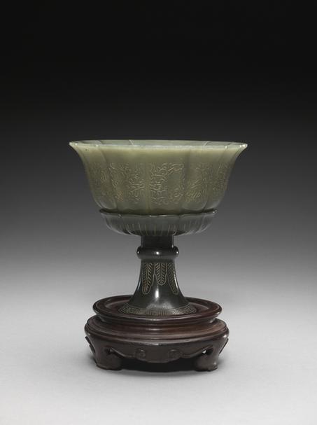 碧玉填金花卉纹莲瓣式高足供碗