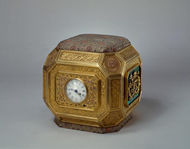 铜镀金嵌料石手风琴钟