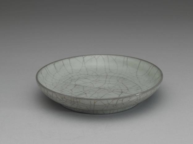 月白青瓷盘(「古」字铭)