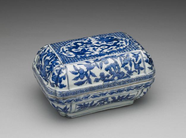 青花花果龙纹长方盒