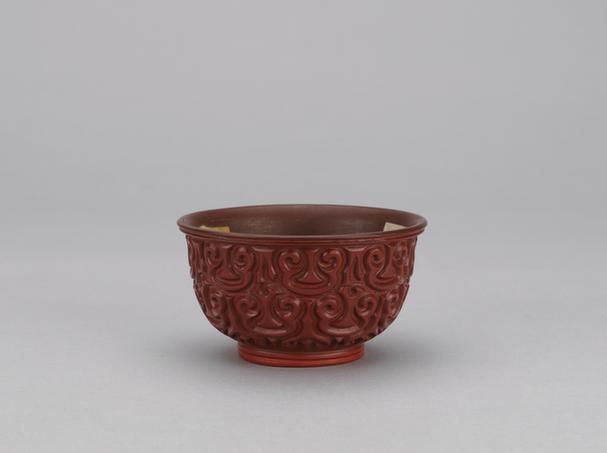 剔红如意云纹碗