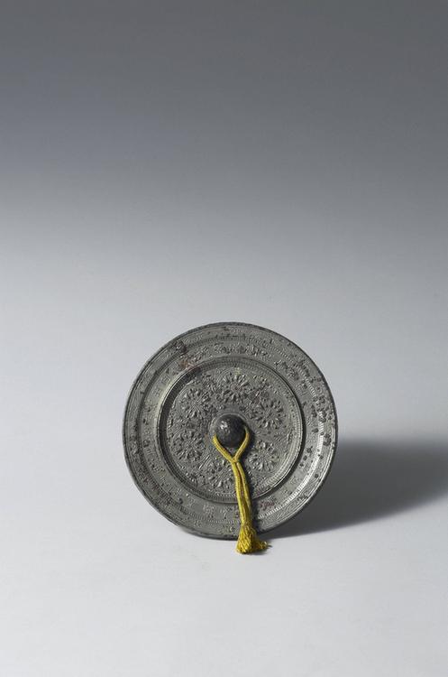 隋末唐 初 桂台镜