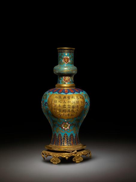 掐丝珐琅勾莲纹开光诗句壁瓶