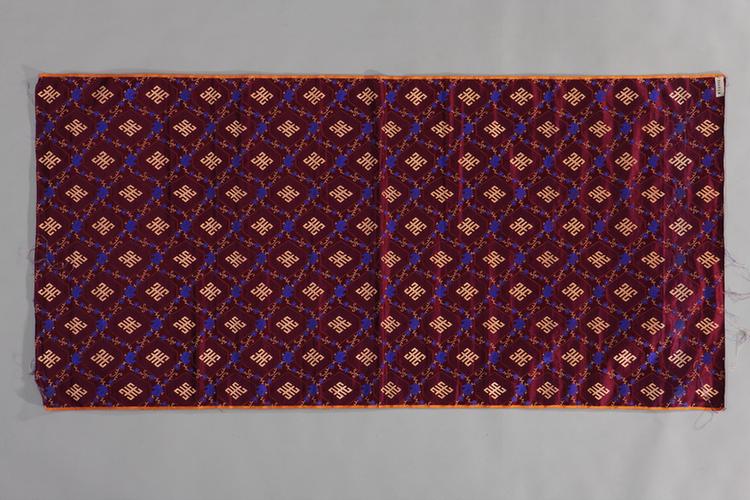 绛紫色万寿龟背纹花缎