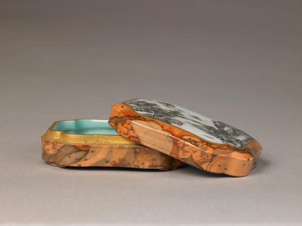 乾隆款仿桦木釉委角长方盒