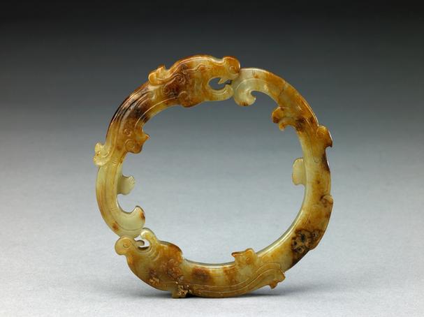 青玉双蟠龙形环