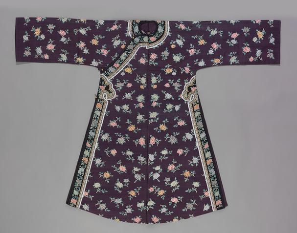 绛色缂丝绣球纹单氅衣