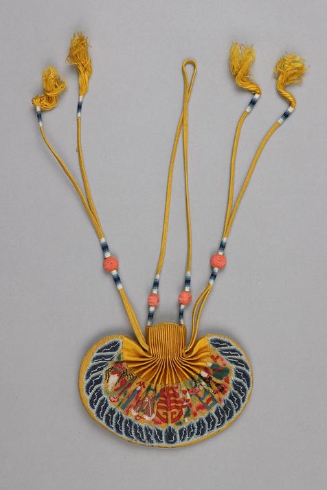 黄色缎口满纳暗八仙团寿纹腰圆荷包