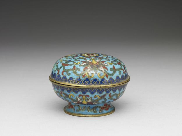 铜胎掐丝珐瑯盒