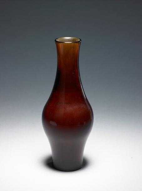 乾隆款茶色玻璃橄榄式瓶