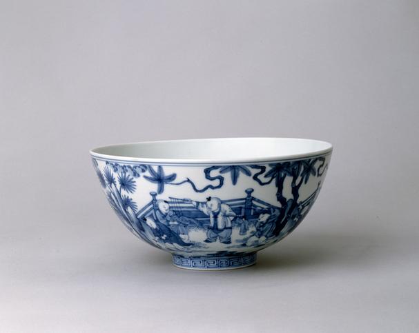 青花婴戏图碗