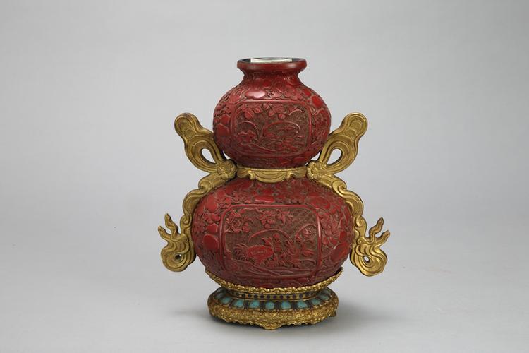 剔红二面开光花卉纹铜绶带葫芦式瓶