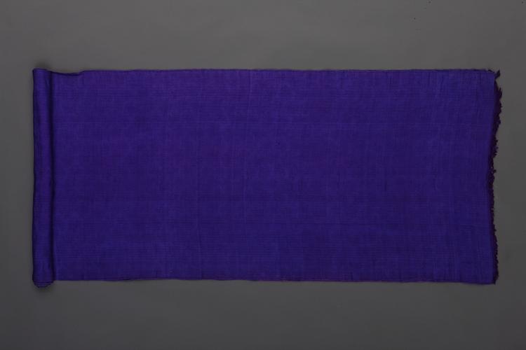 藕荷色百蝶纹春绸