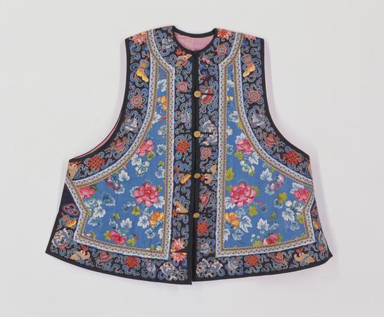 月白色绸绣芙蓉花纹女对襟夹小坎肩