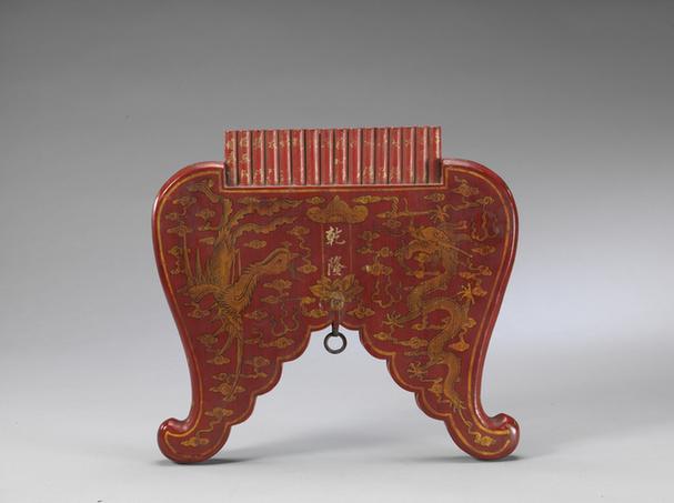 木红漆描金龙凤云纹椟竹管排箫