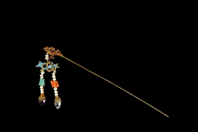 银镀金如意纹流苏