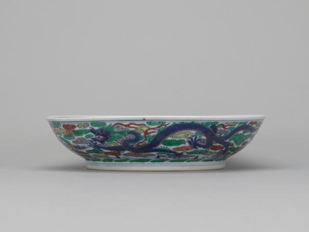 康熙款斗彩龙凤纹盘