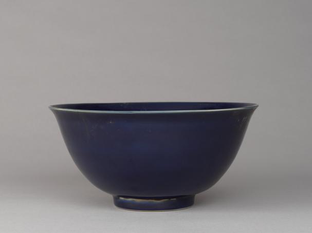 祭蓝釉碗