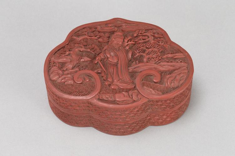 剔红山水人物图如意式盒