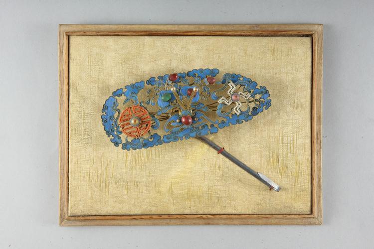 点翠镶料珠万福万寿纹头花