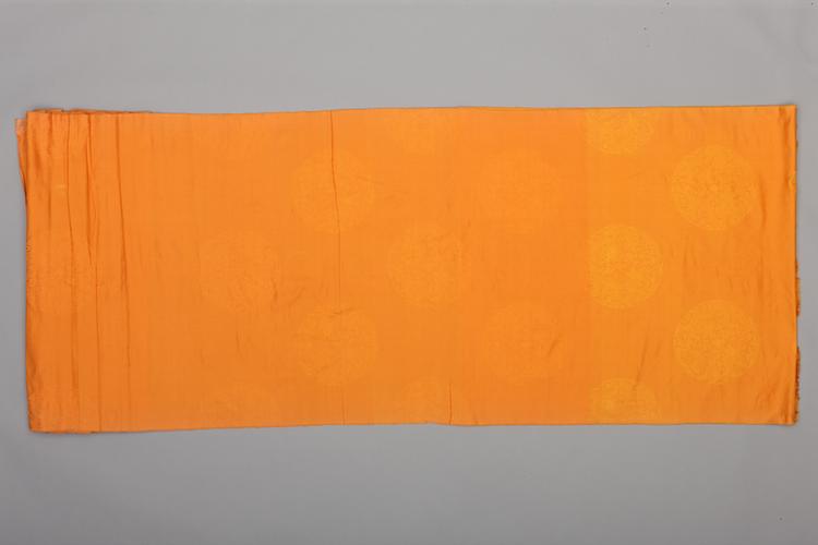 杏黄色二则团龙纹江绸