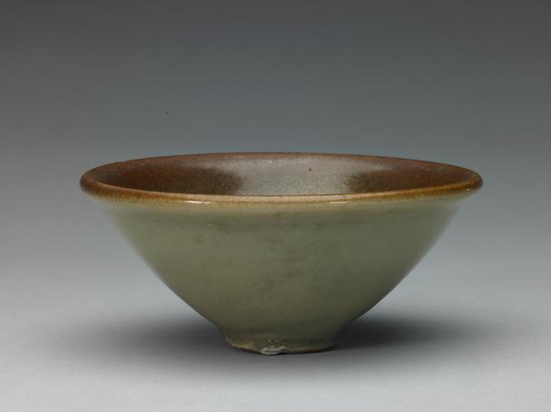 耀州窑里酱釉外青釉碗