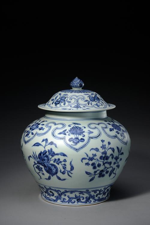 青花折枝花果纹盖罐