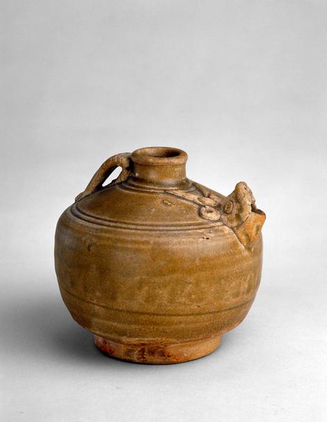 耀州窑青釉弦纹兽流执壶