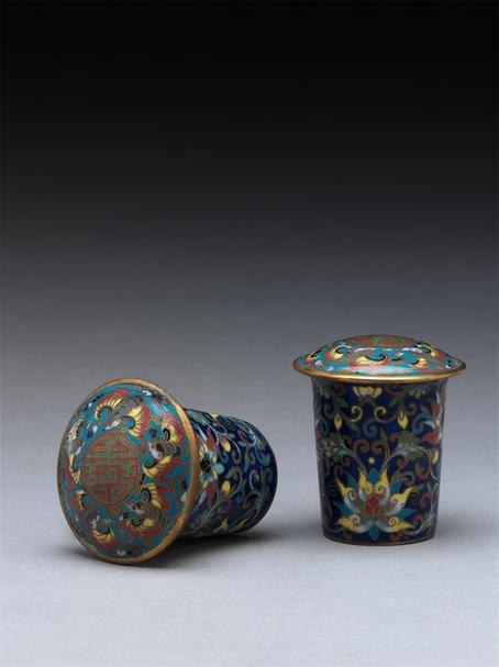 掐丝珐琅勾莲蝙蝠纹轴头