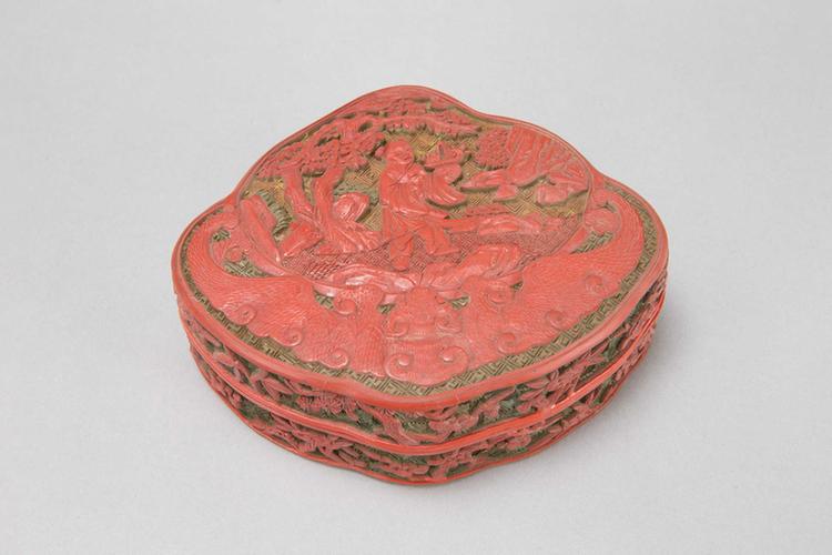 剔红八仙祝寿图盒