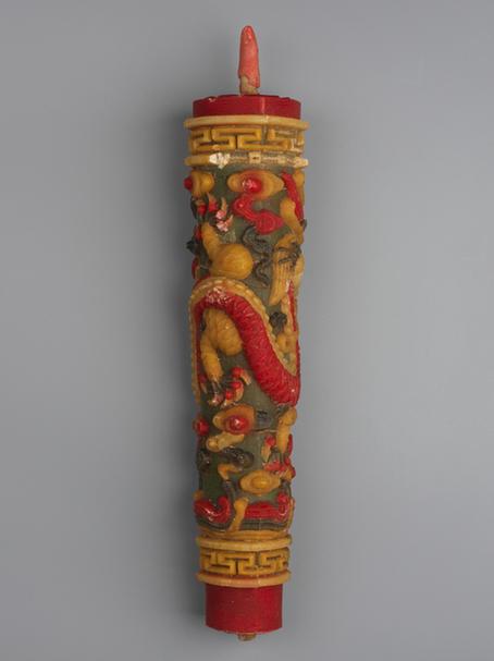 五彩云龙纹圆蜡