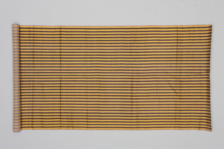 黄酱色条纹回回布