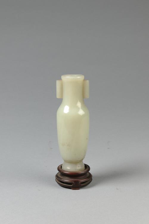 青玉盘龙纹贯耳瓶