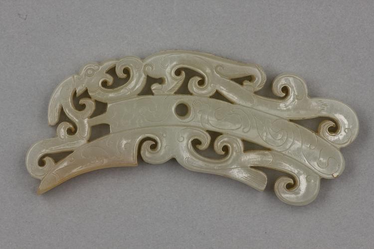 白玉镂雕夔凤佩