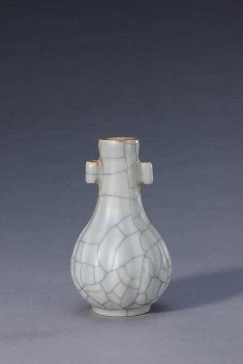 成化款仿哥釉双耳瓶