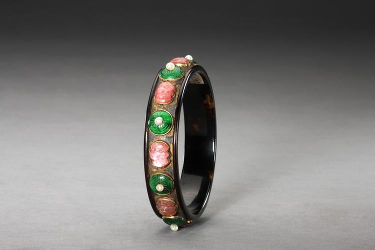 玳瑁镶金嵌珠宝镯