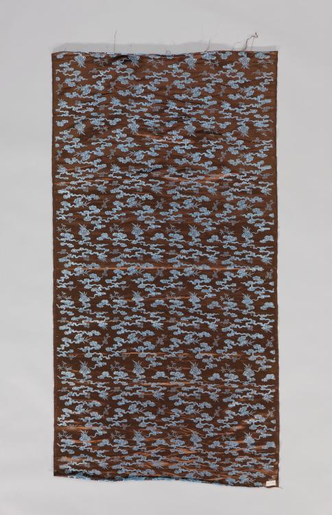 酱色松竹如意流云纹二色缎