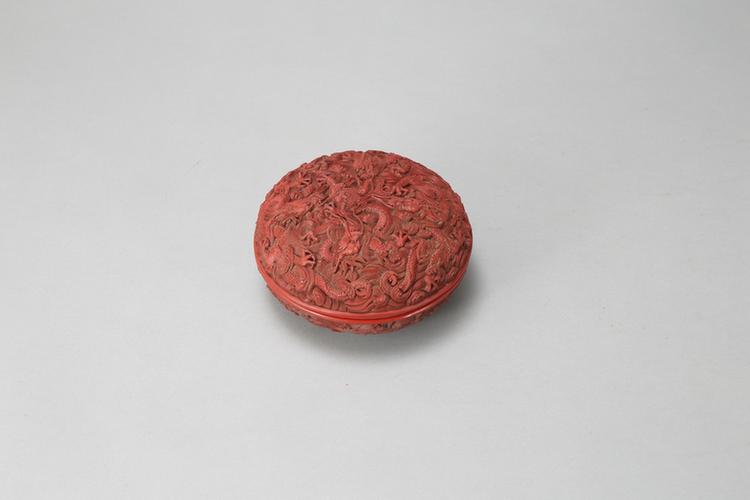 铅胎剔红双面九龙纹圆盒