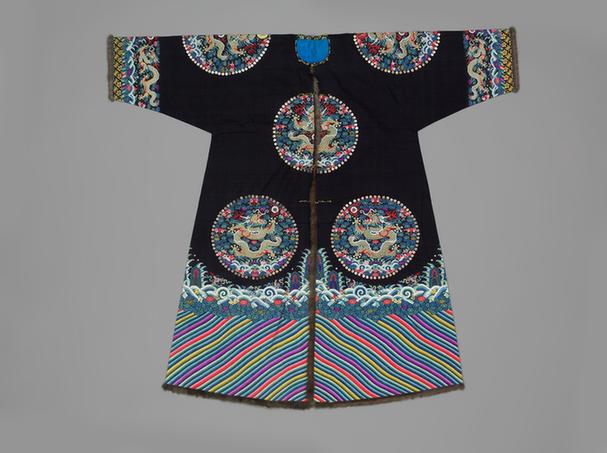 石青色缂丝八团云蝠金龙纹灰鼠皮女龙褂