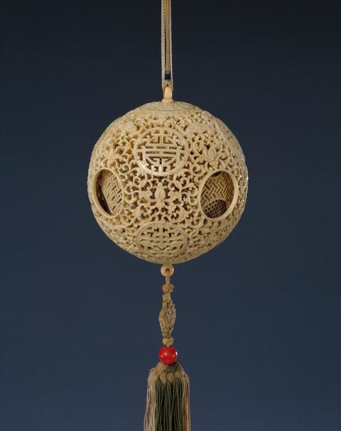 象牙雕福寿宝相花套球