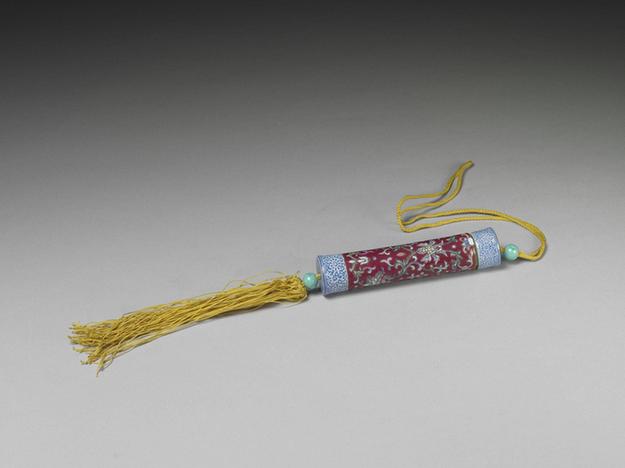 红地粉彩缠枝花卉瓷牙签筒