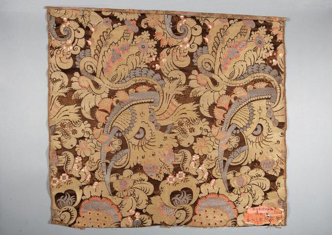 棕色地大洋花纹织金锦